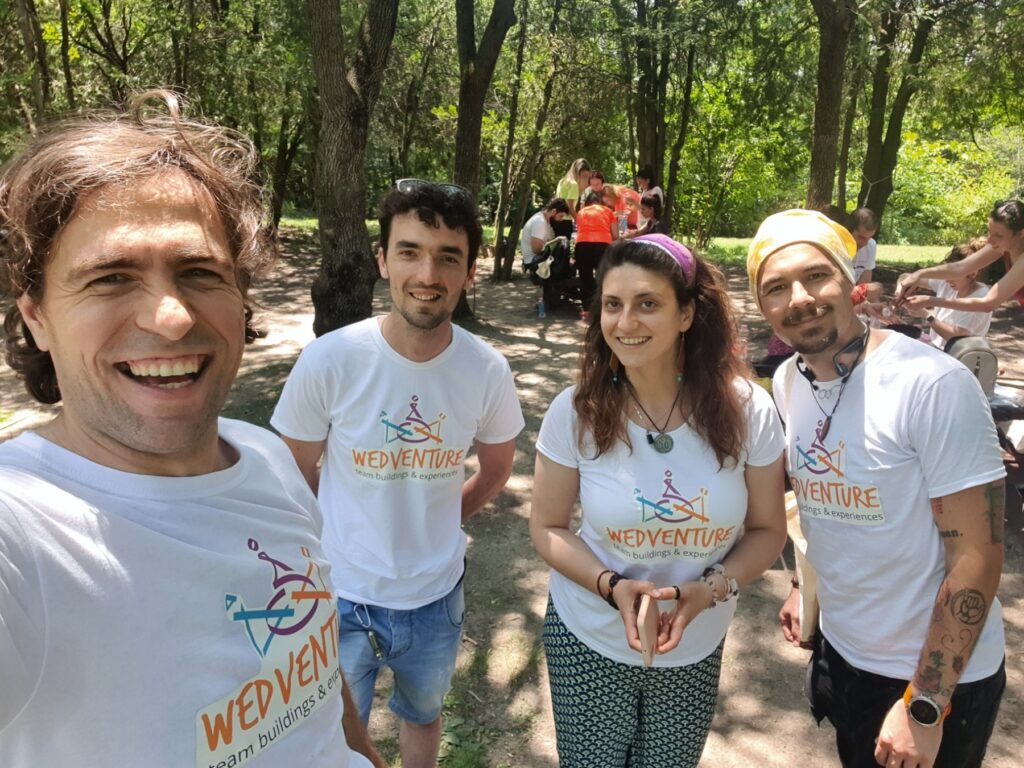 Екипът на Wedventure в действие по време на тиймбилдинг.